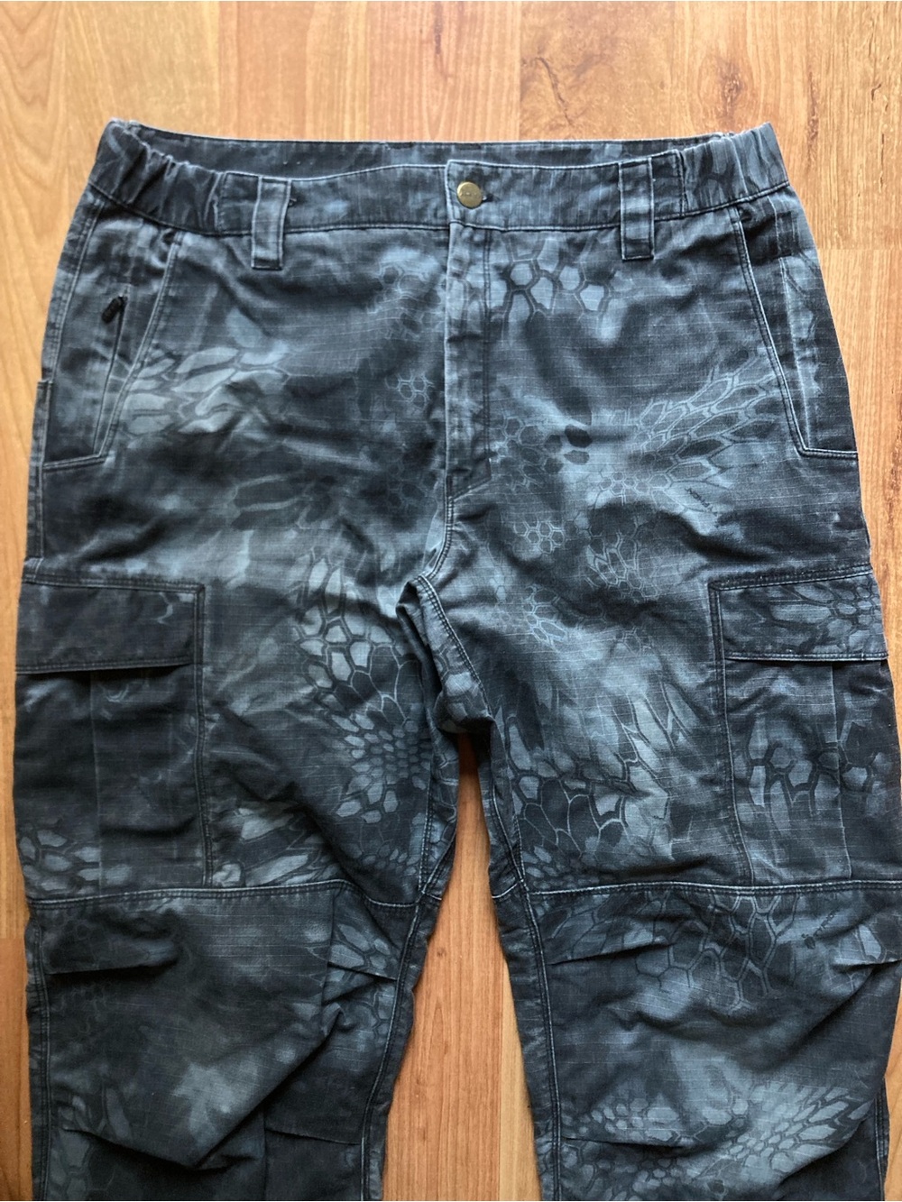 Vertx Cargo Tactical Mens 36x30 Gray Black Snake Scale Digital Camouflage Pants